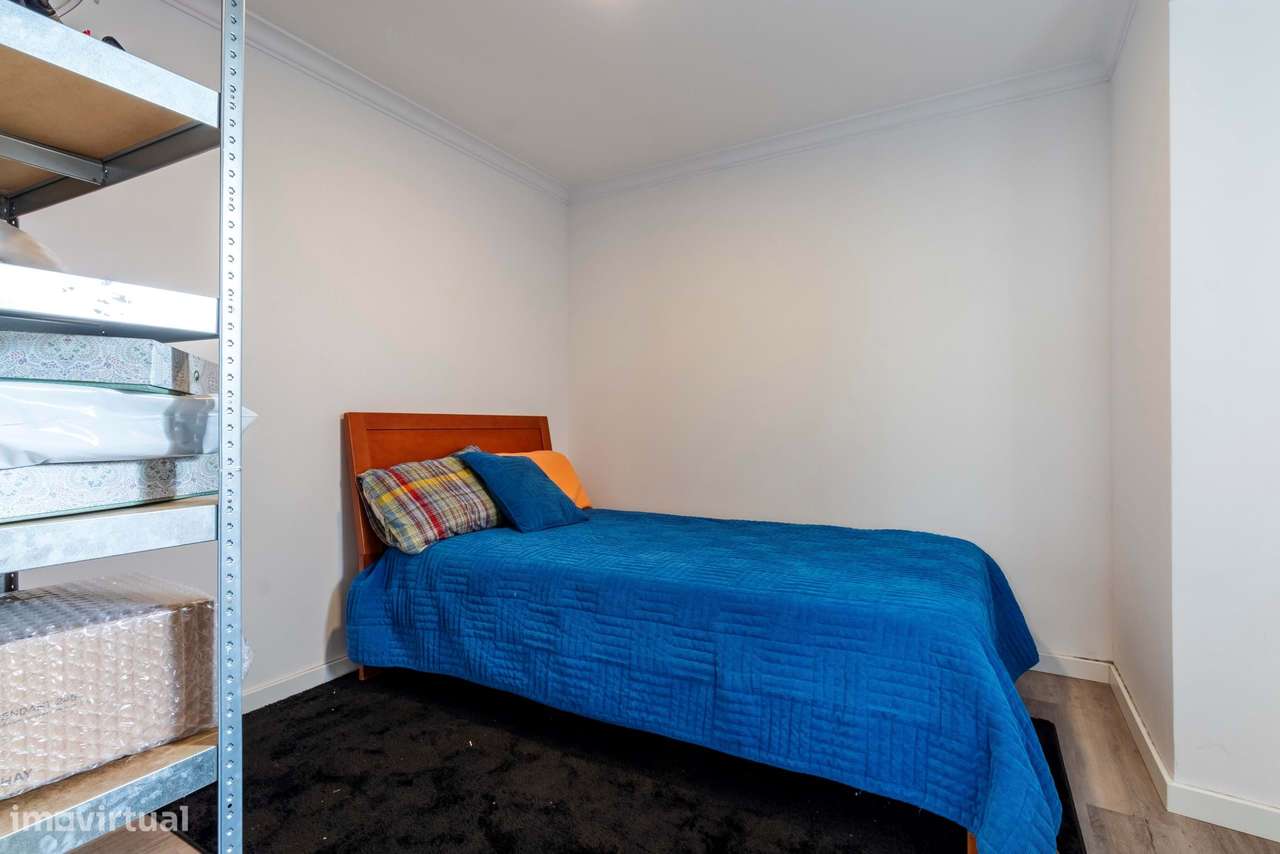 Apartamento T3+1 com Terraço e 3 Wcs em Galamares, Sintra-17