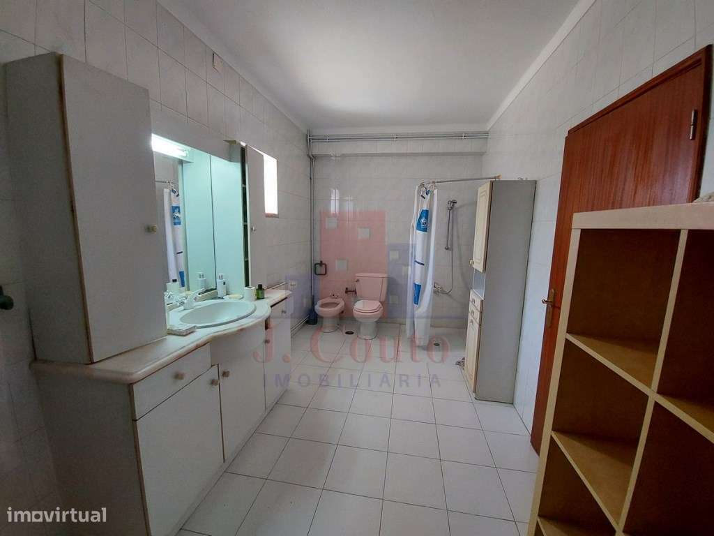 Prédio com 7 apartamentos no centro de Caldas da Rainha-31