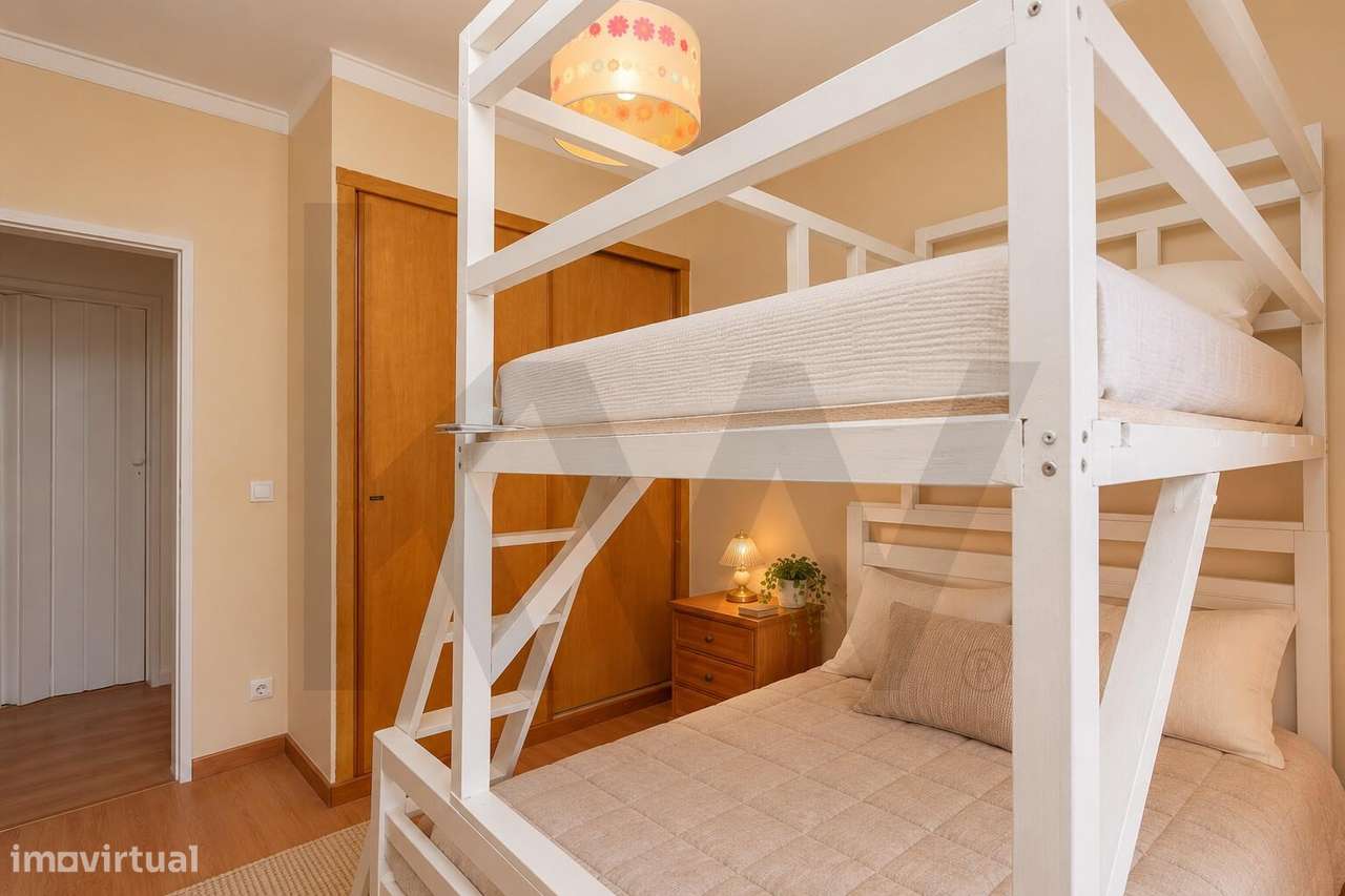 Apartamento T2 na Amora a Um Passo de Tudo | Luminoso e Bem Localizado-12