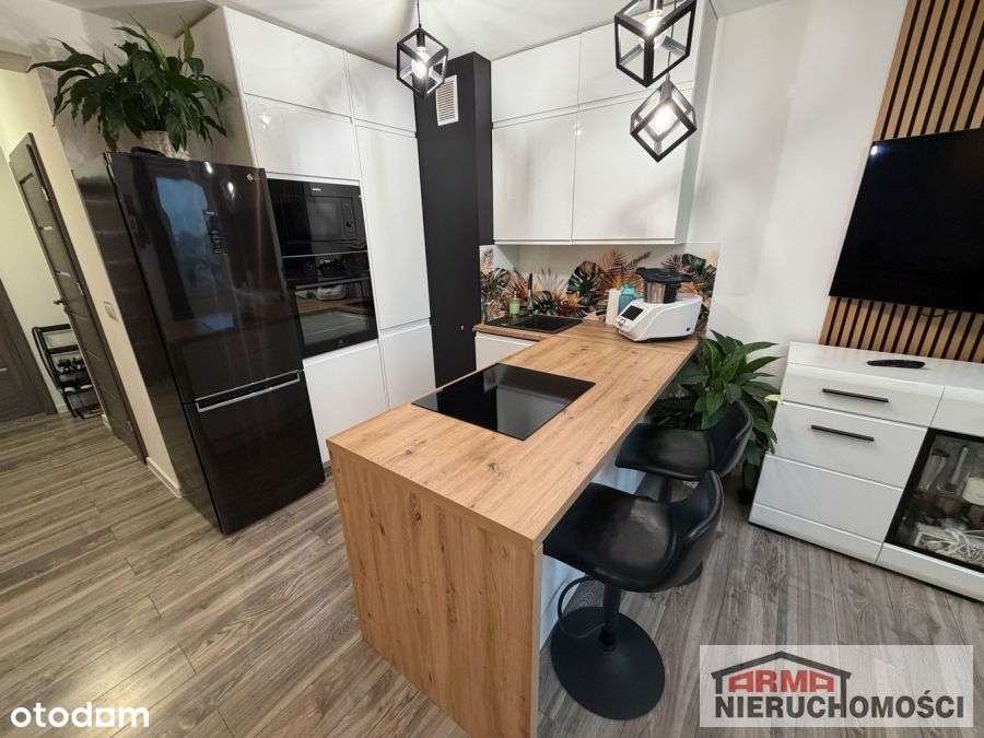 Mieszkanie 2 Pokojowe Z Piwnicą I Miejscem Postojo-15