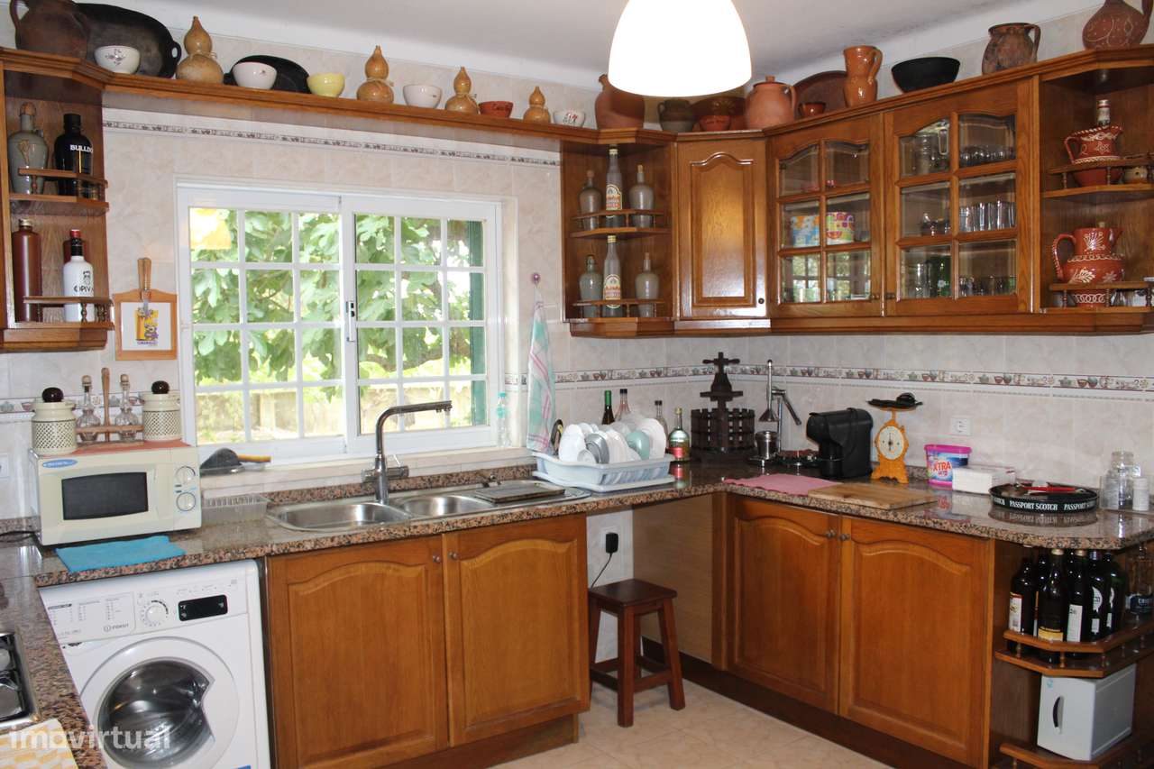 Moradia T2 +Anexos e garagem Lote 2500 m2-3