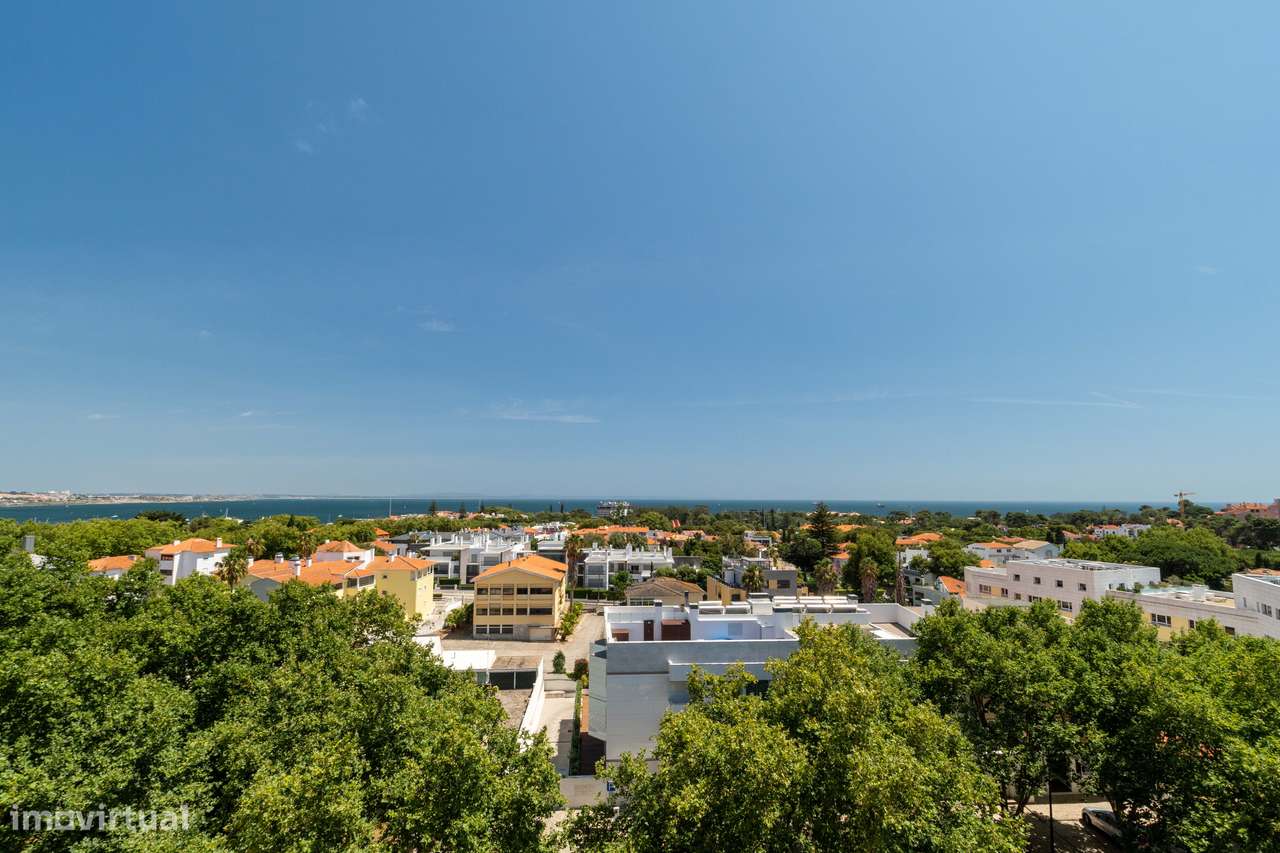 Viva o Sonho de Cascais: Duplex Exclusivo com Vista Mar!-1