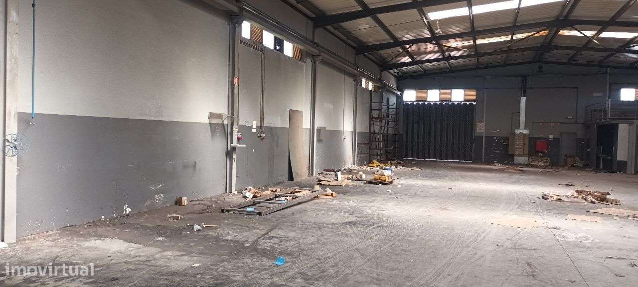 Armazém em Vilar - Bem localizado - ARRENDADO-10