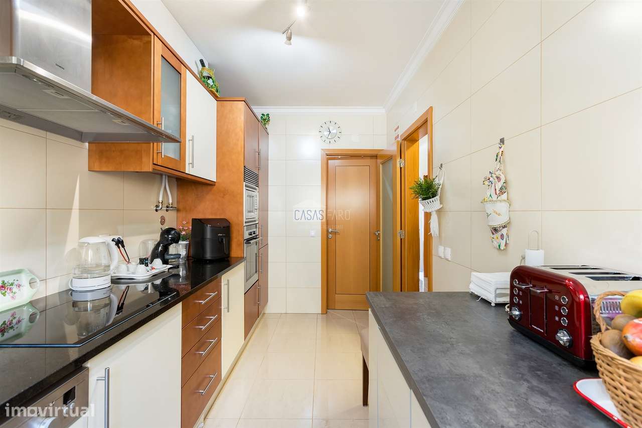 Moradia em Banda T3 em Condomínio fechado com Piscina - Grande imagem: 4/34