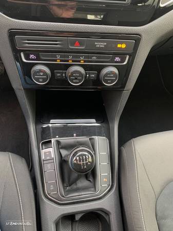 VW Golf Sportsvan 1.6 TDI Highline - 25