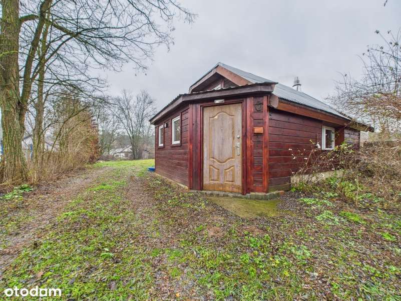 KRYNICKIE, gm. Zabłudów - kompaktowy drewniany domek we wsi.-14
