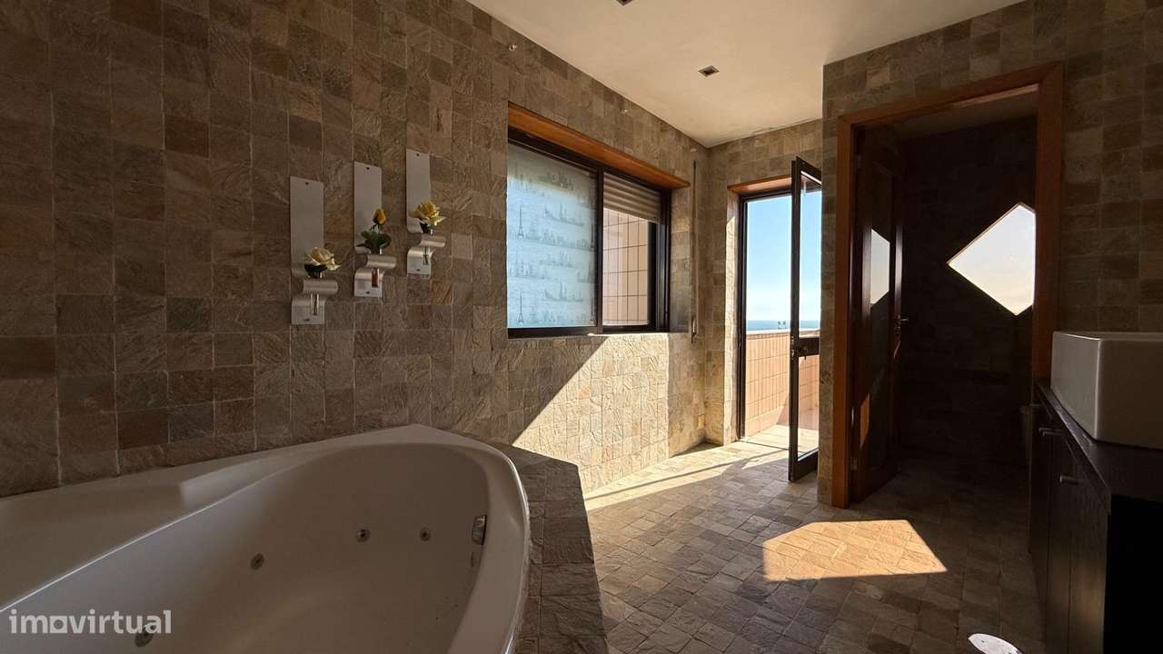 Apartamento T3 Duplex (Terraço e Vista Mar)-25