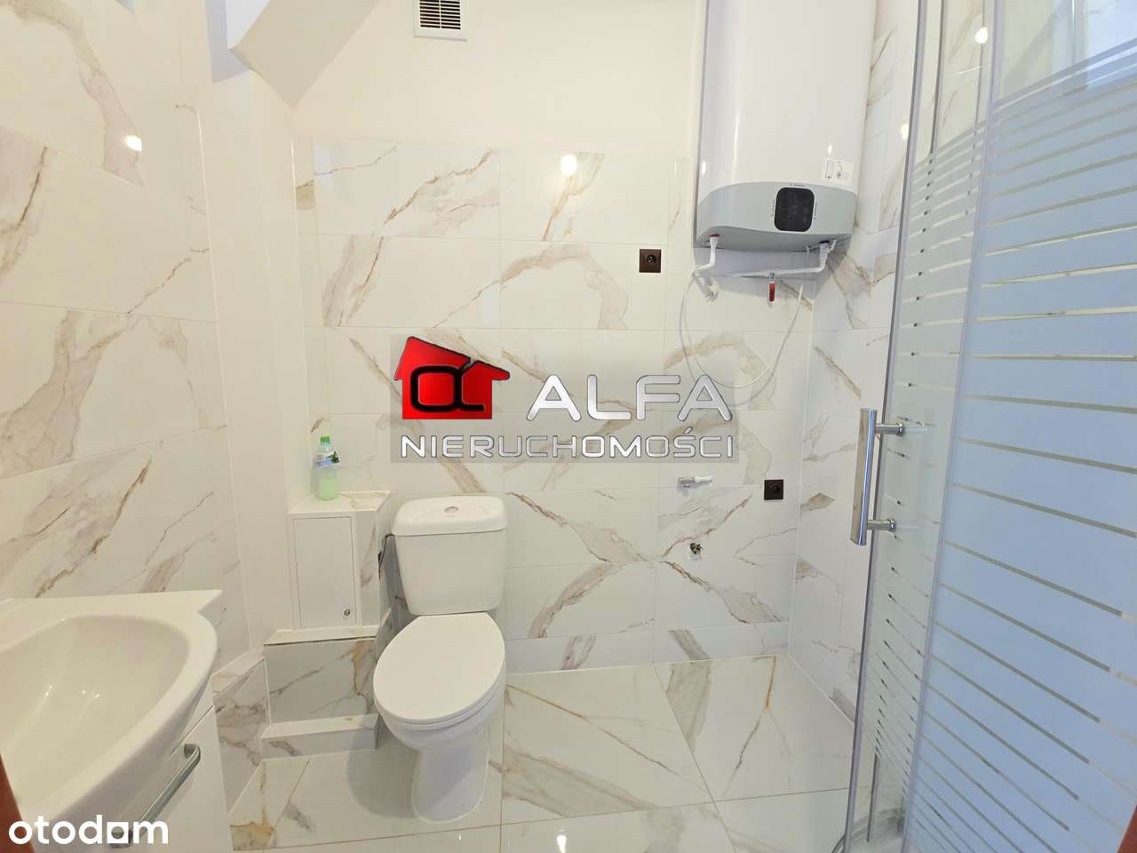 Jasne i ciche, okna wychodzą na ogródki działkowe. - Pełny obrazek: 5/8