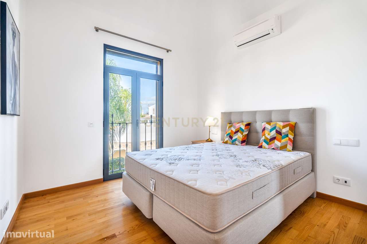 Moradia Unifamiliar de Prestígio | Guia – Albufeira | T4 | Piscina | J-31