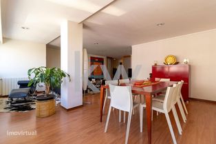 Apartamento T5 convertido em T4, mobilado, com 168 m2 de área bruta na - Grande imagem: 5/34