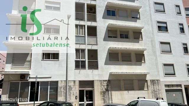APARTAMENTO T2 PARA ARRENDAMENTO NO BAIRRO AFONSO COSTA EM SETÚBAL - Grande imagem: 1/20