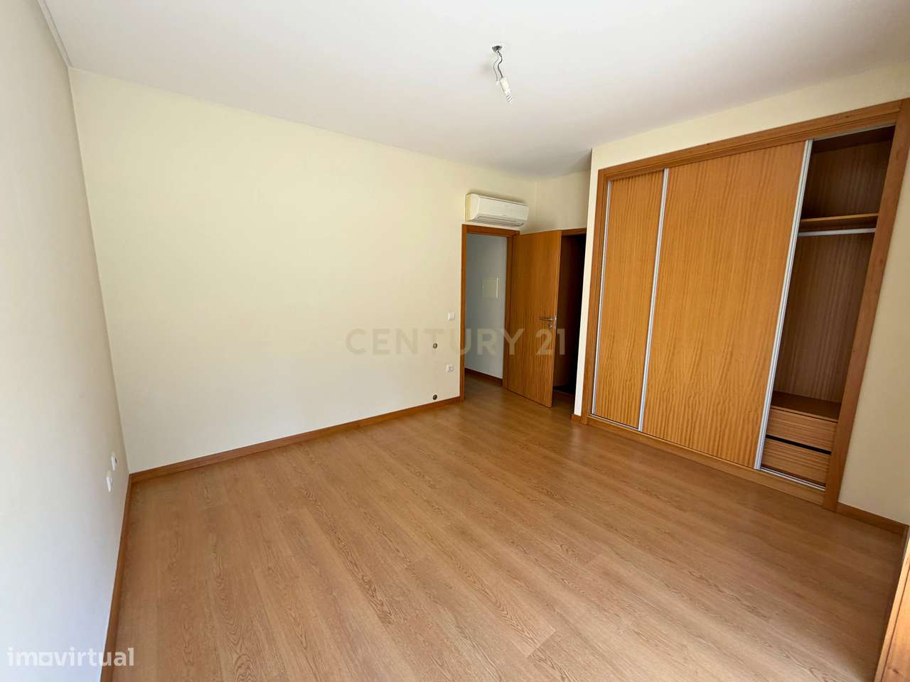Moradia Geminada em Lodares, Lousada-41