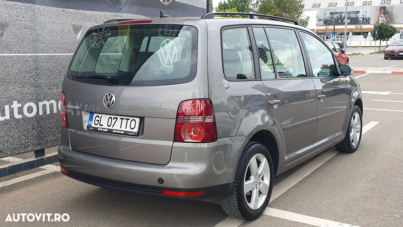 Volkswagen Touran 1.9 TDI Conceptline Aut - 4