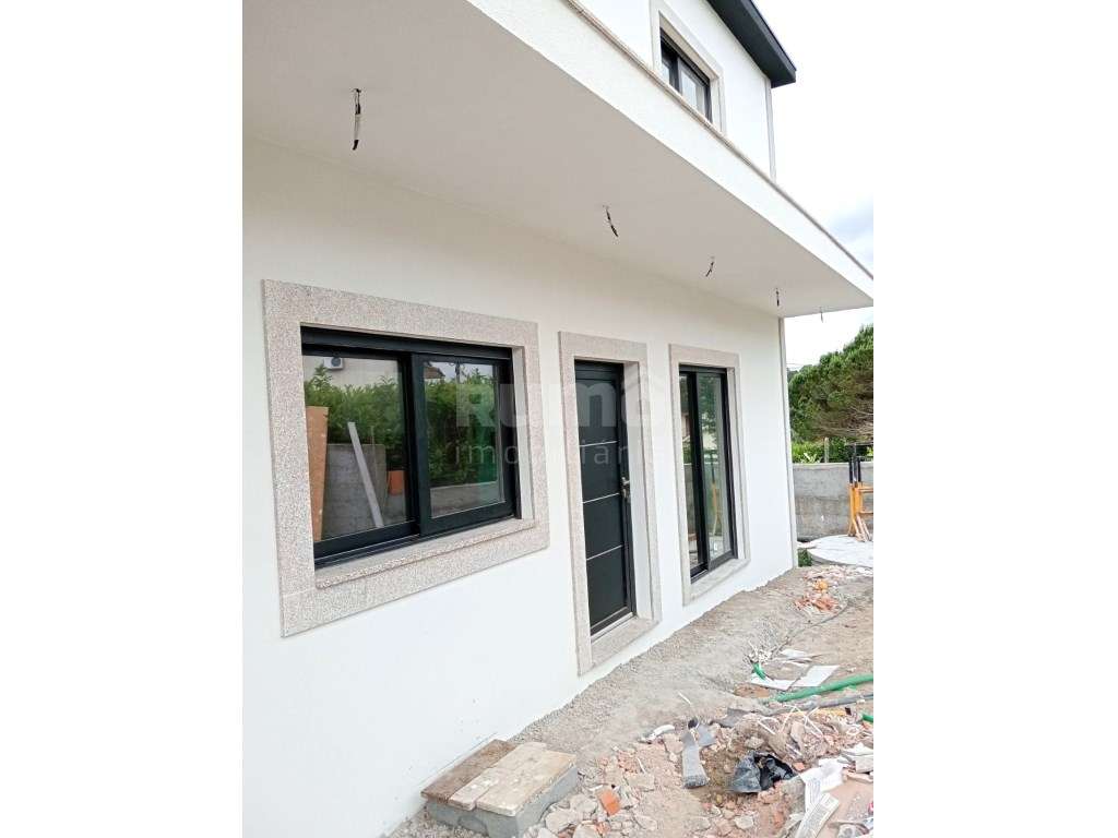 Moradia V4 Nova - Moderna e Independente - Grande imagem: 3/24