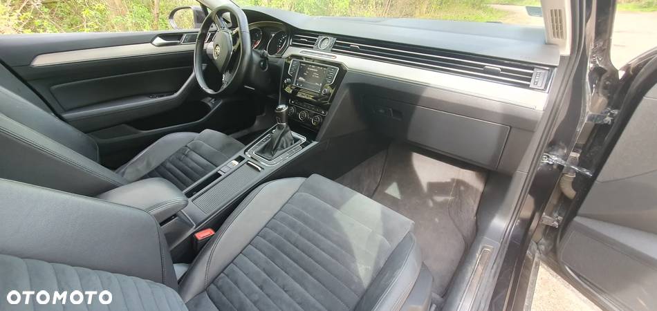 Volkswagen Passat 2.0 TDI BMT Highline - 13