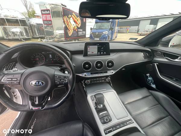 Kia Stinger 2.0 T-GDI GT Line - 11