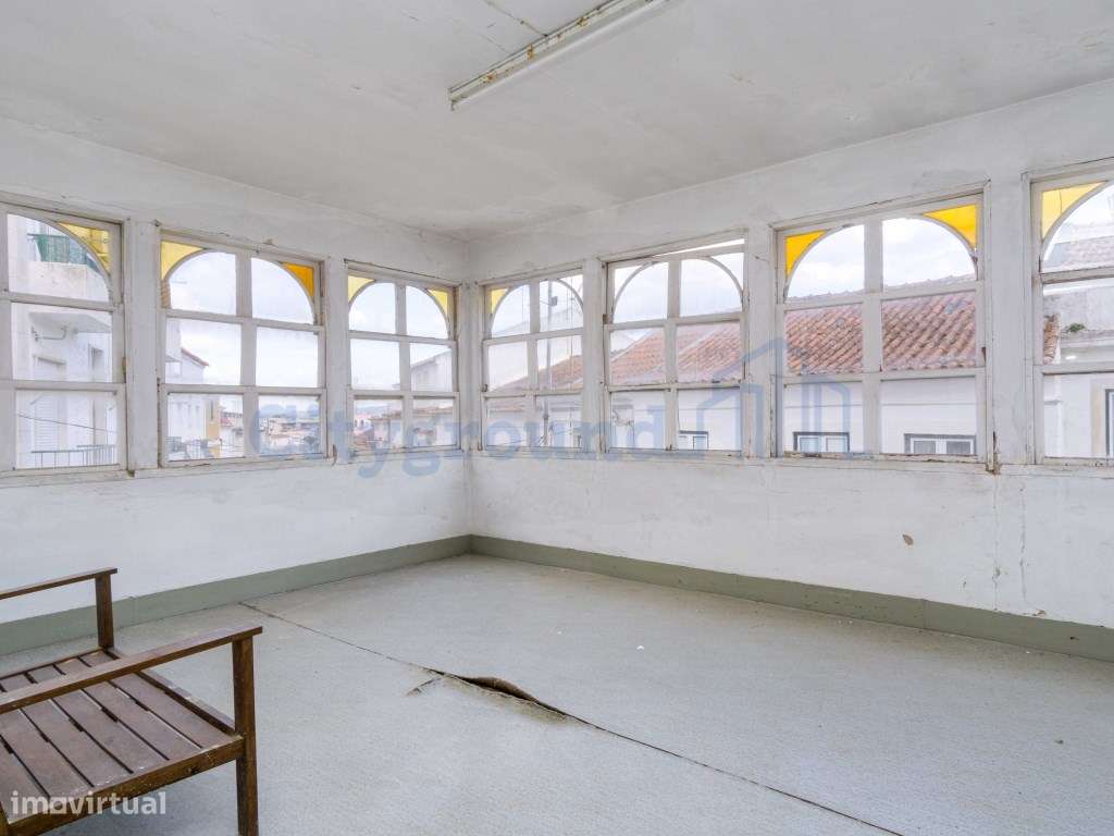 Prédio para renovar junto à praia de São Martinho do Porto-11
