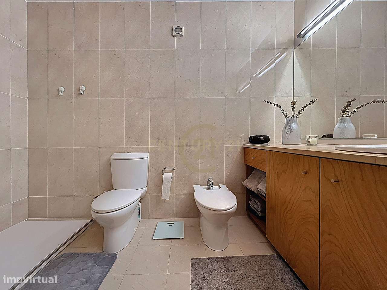 Moradia de Elevada Qualidade no Coração da Praia da Vitória – Vista Ba-20