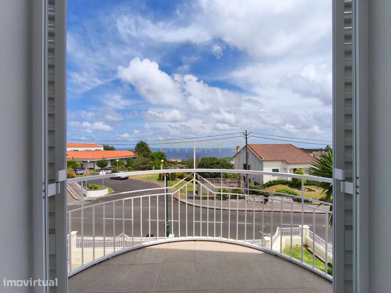 Moradia de Assinatura no Concelho do Nordeste – Exclusividade, Luz e V - Grande imagem: 5/60