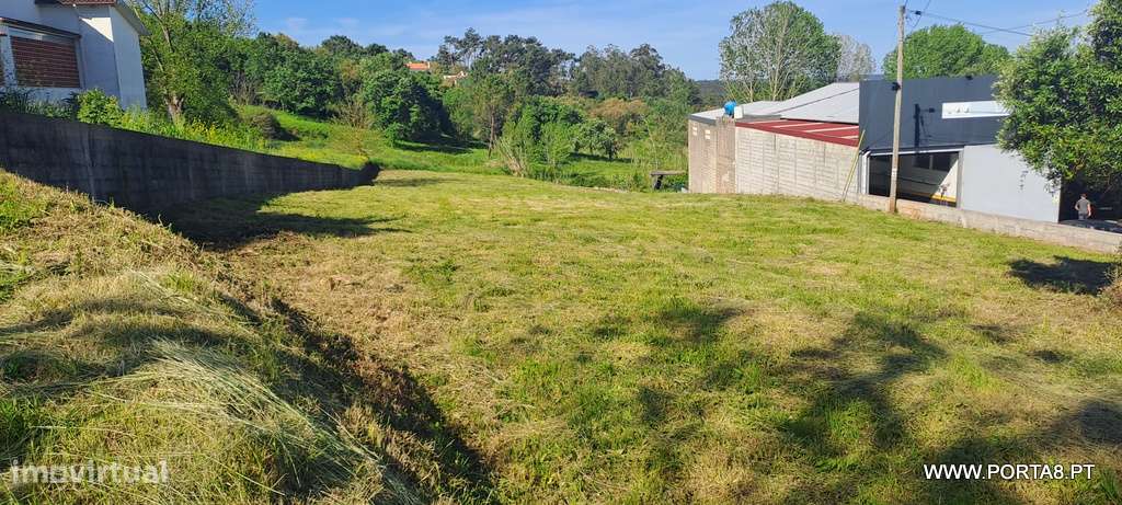 Terreno com possibilidade de construção - Grande imagem: 2/16