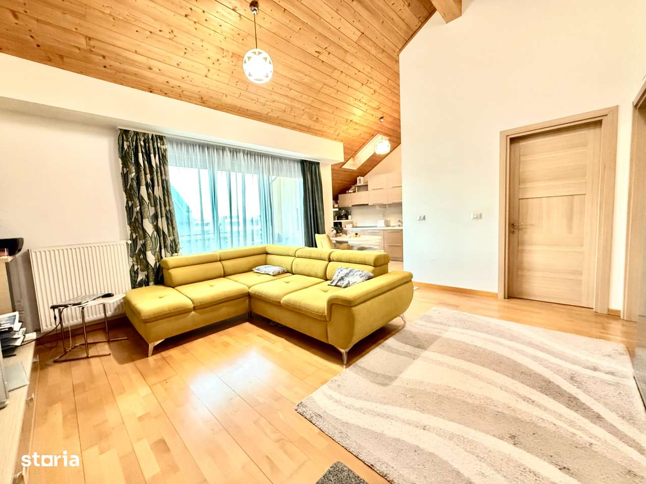Vând apartament superb cu 3 camere la intrare in Dumbrăvița-0