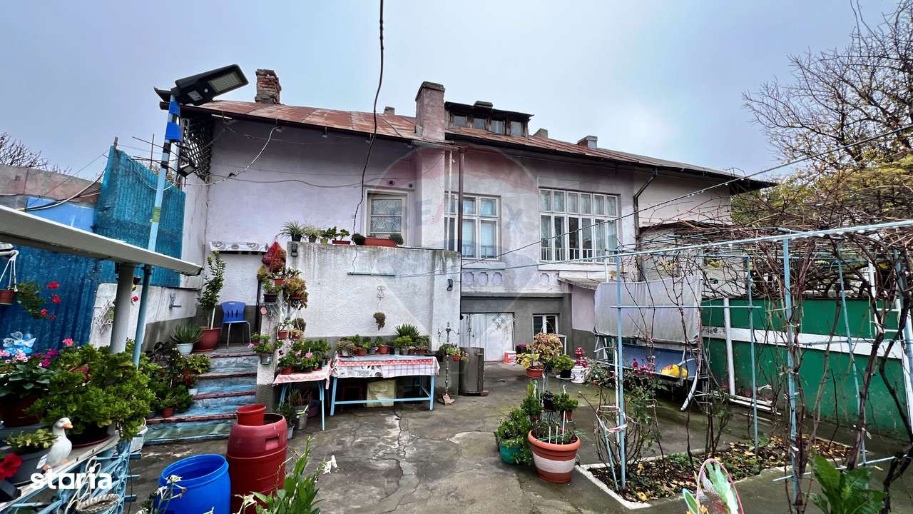 Casă / Vilă cu 3 camere de vânzare pe strada Domnească, Galați-0