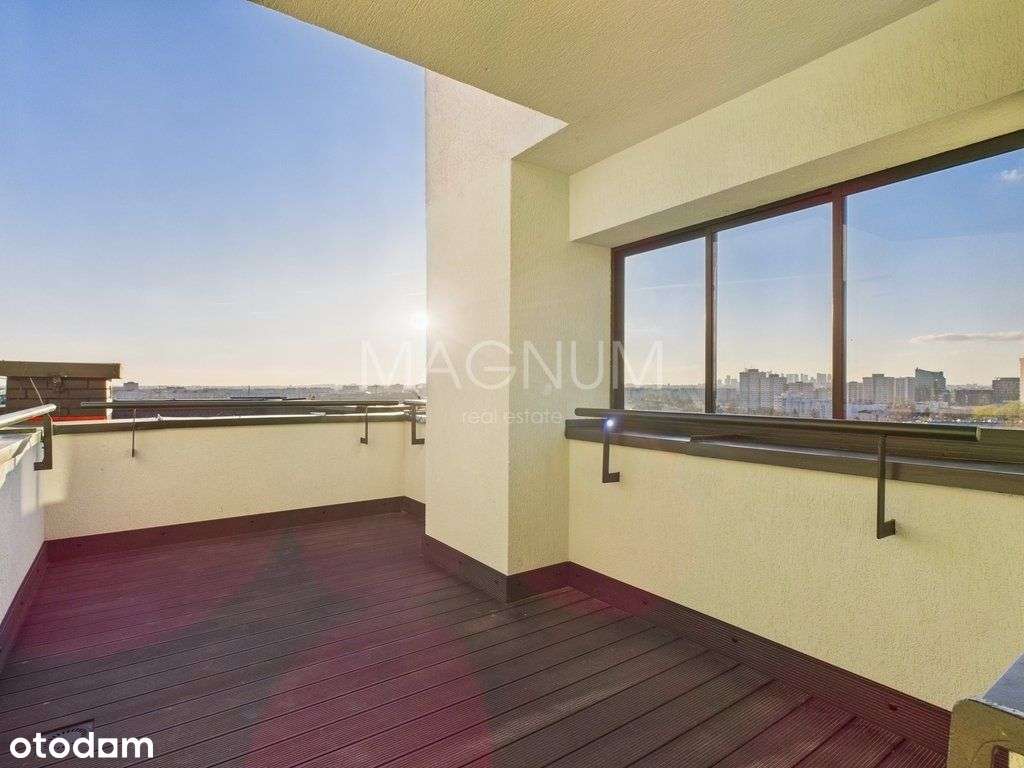 Apartament z tarasem na ostatnim piętrze!-0