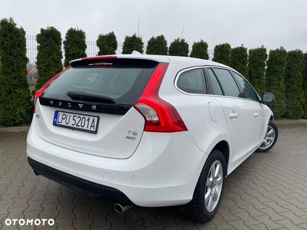 Volvo V60 T6 AWD Kinetic - 4