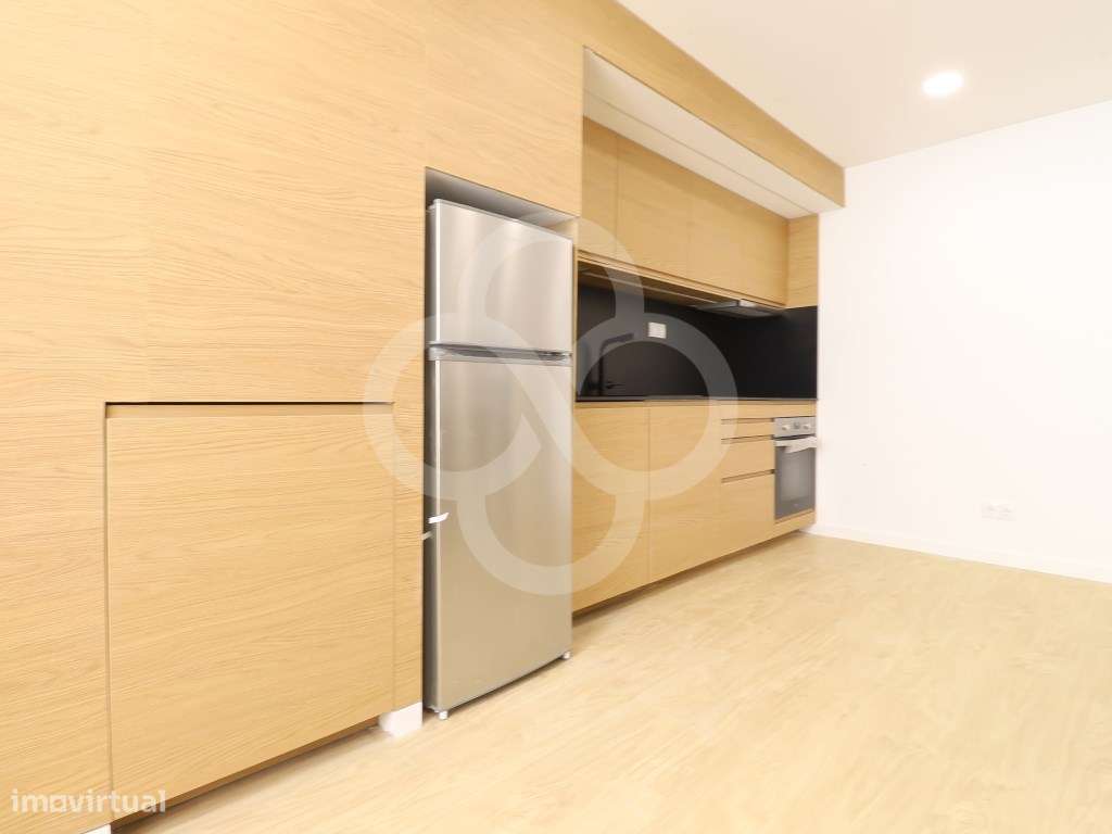 Apartamento T1 Renovado Conforto e Modernidade no Coração da Cidade...-8