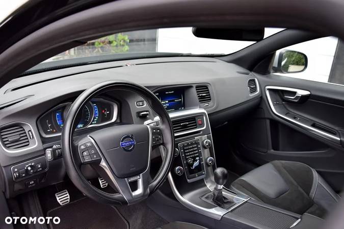 Volvo V60 D4 R-Design Summum - 15