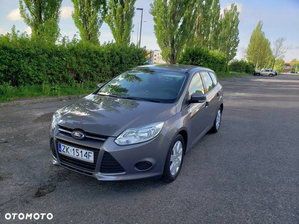 Ford Focus 1.6 Ambiente - 4