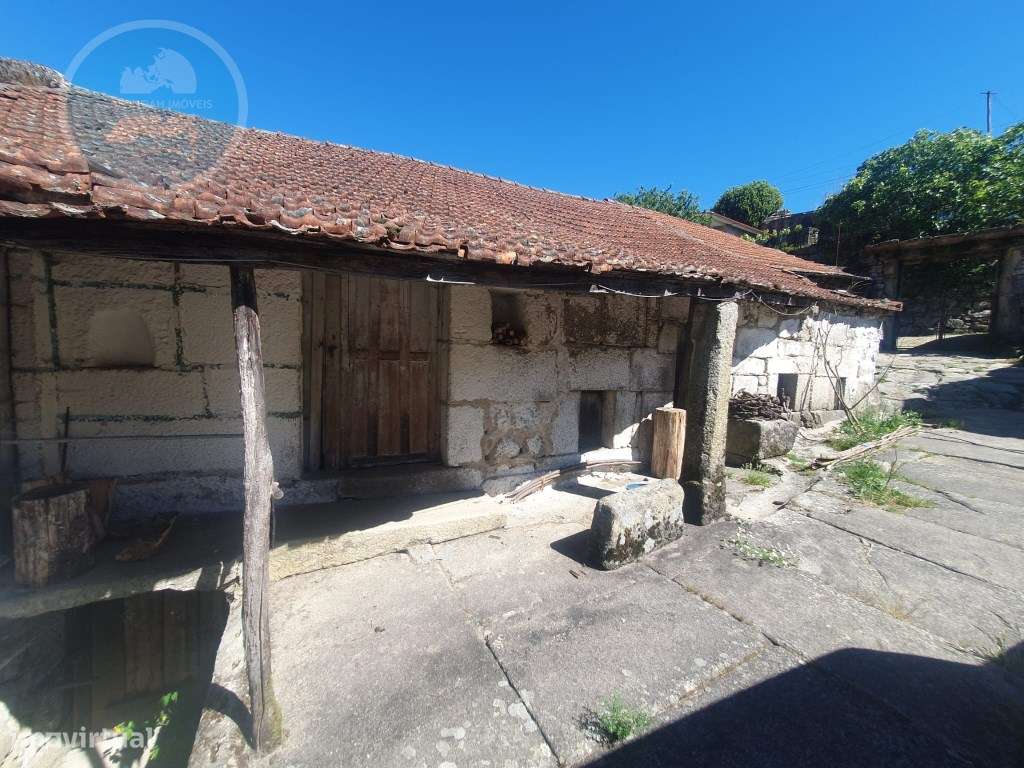 Casa em pedra para restauro em Vila Boa- Cabeceiras de Basto-13