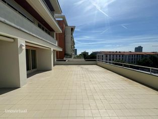 T4 Duplex - terraço 80m2, garagem 2 carros - Bessa Leite - Porto