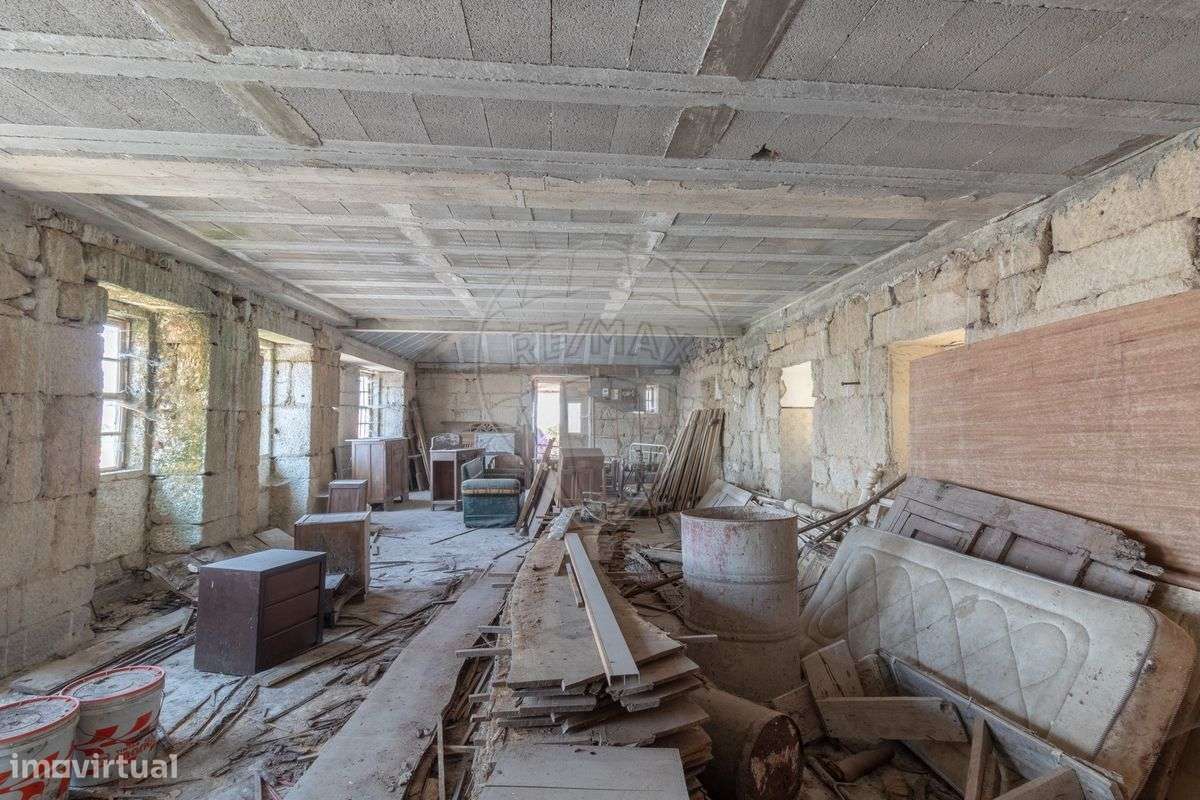 Moradia T4 para venda-7