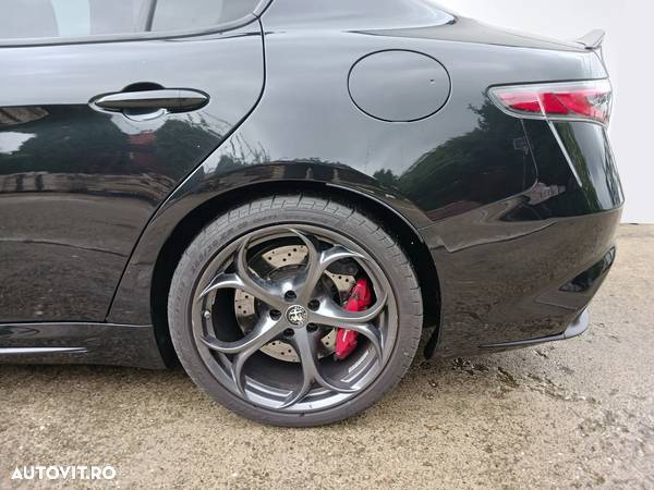 Alfa Romeo Giulia 2.9 Turbo RWD AT8 Quadrifoglio - 22