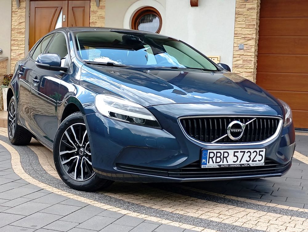 Volvo V40 II (2012-) T2 Drive-E Momentum 2019