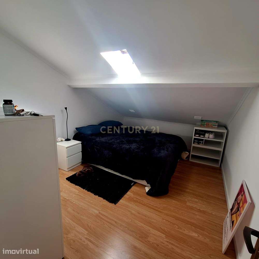 Apartamento T2, inserido num 5ª andar, sem elevador, no centro de Alma - Grande imagem: 5/13