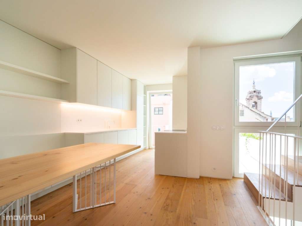 T3 com jardim e garagem. Um verdadeiro oásis no coração da Lapa - Grande imagem: 4/41