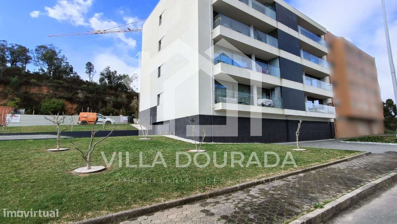 Apartamento T1+1 com Garagem na Serra de Canelas-14