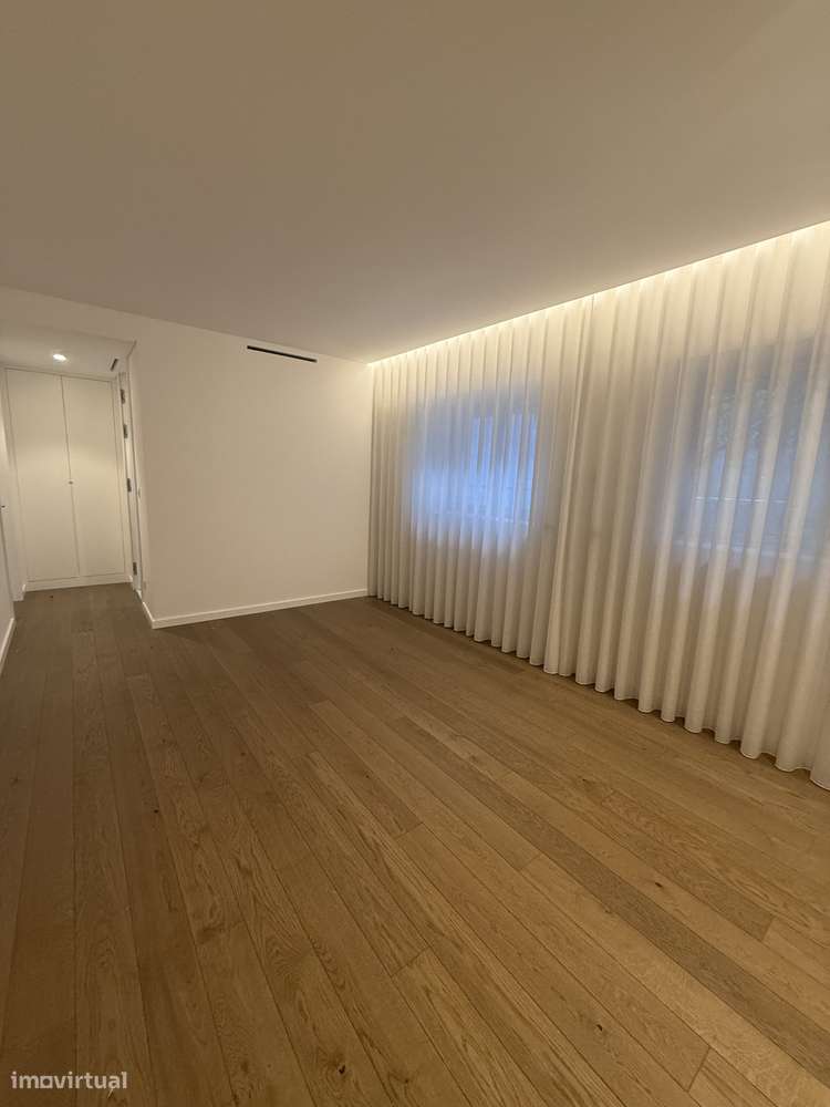 T3 com 3 suites totalmente renovado PORTO-9