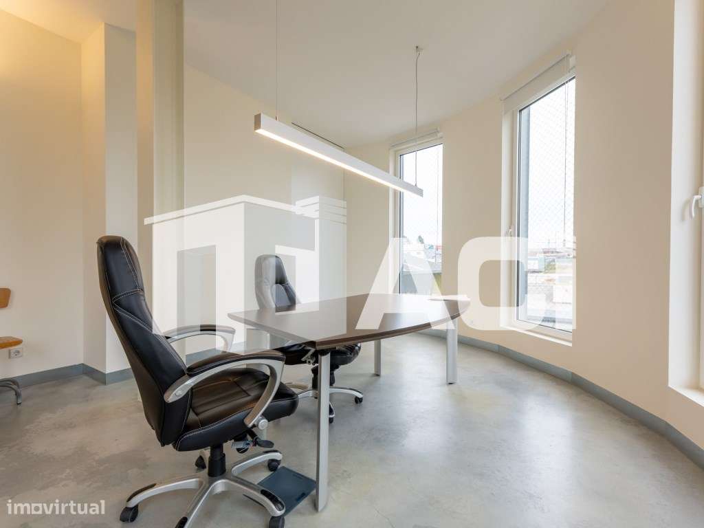 Armazém e Espaço Industrial de Excelência - 3 Pisos | Terreno de 5....-10