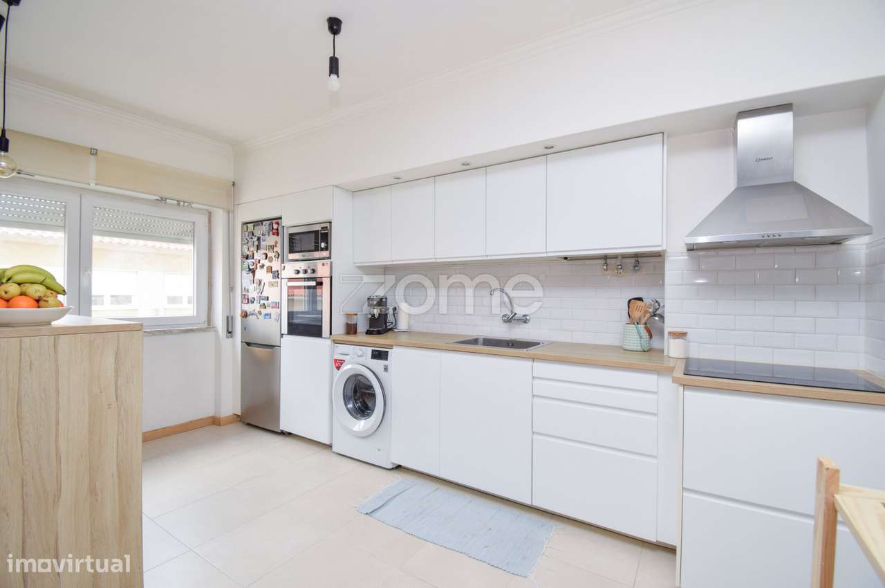 T2 luminoso em São Domingos de Rana - Grande imagem: 4/17