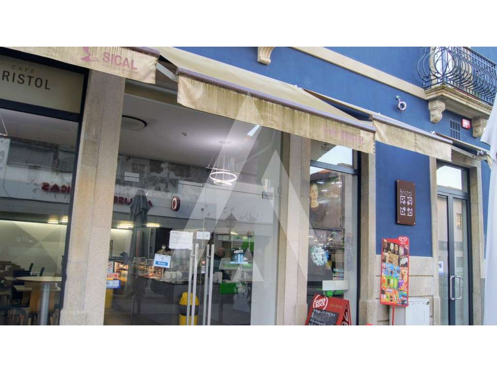 Café para Trespasse no Centro de Albergaria-a-Velha, com jogos da S...-31