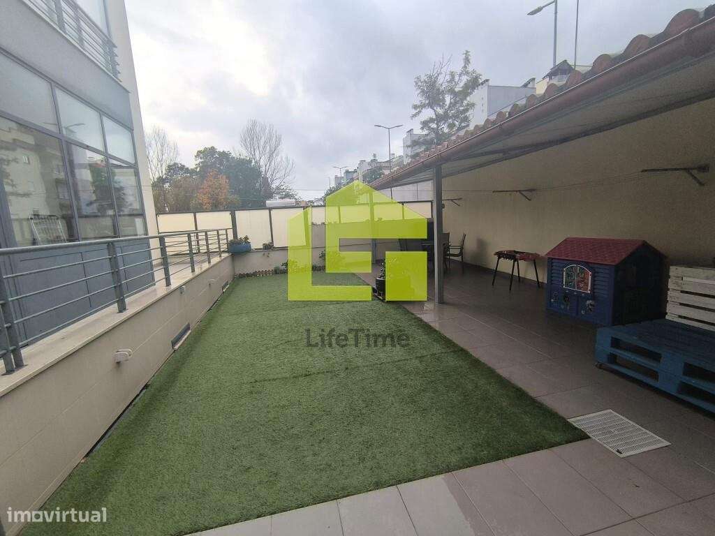 Apartamento T3 Com  terraço privativo-17