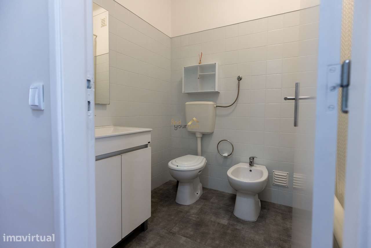 Apartamento T3 com Localização Premium no Centro de Alcobaça-28