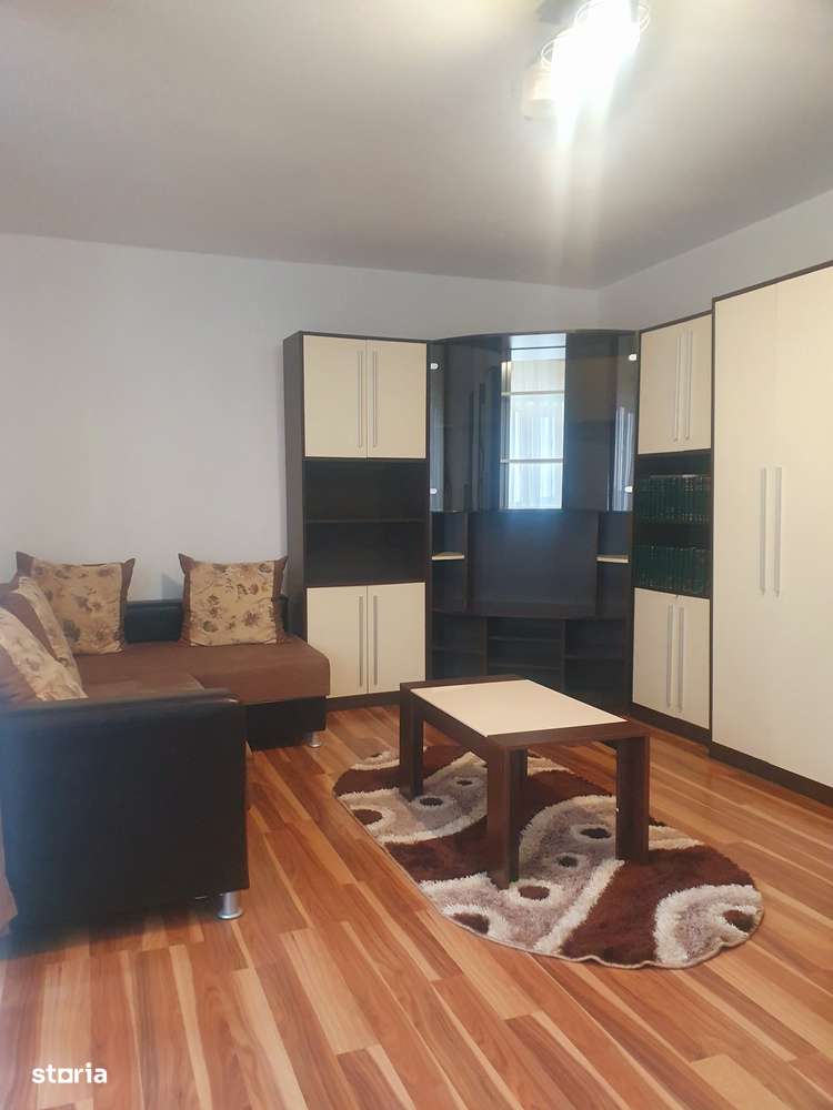 Persoana fizica, inchiriez ap cu 3 camere - Imagine principală: 2/8