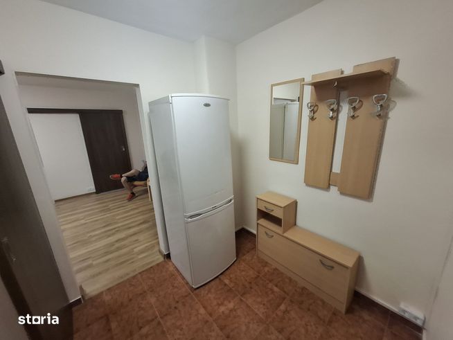 2 camere - Titan - metrou-2