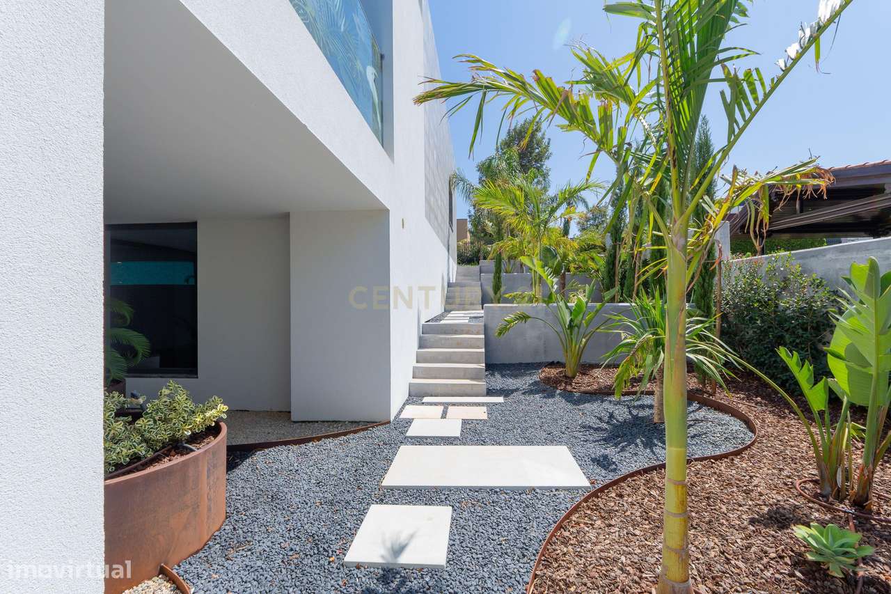 Moradia premium em Cascais onde o luxo e a natureza se encontram-38
