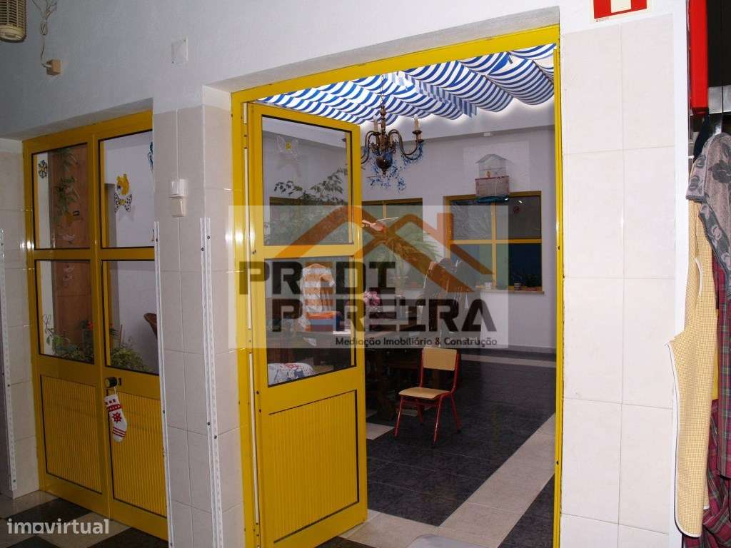 Moradia isolada, perto de Sintra, construída para Colégio (licencia... - Grande imagem: 4/10