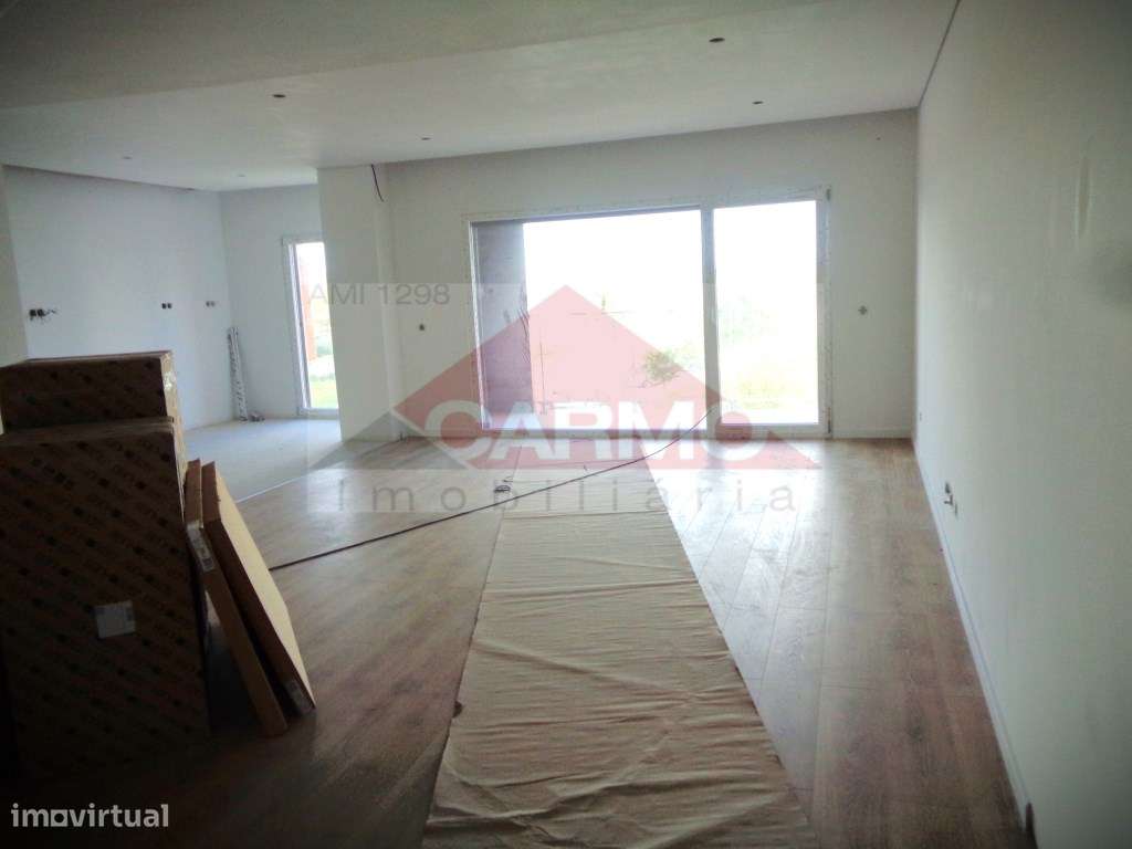T3 Duplex com excelentes acabamentos com parqueamento.(oferta da es... - Grande imagem: 5/60